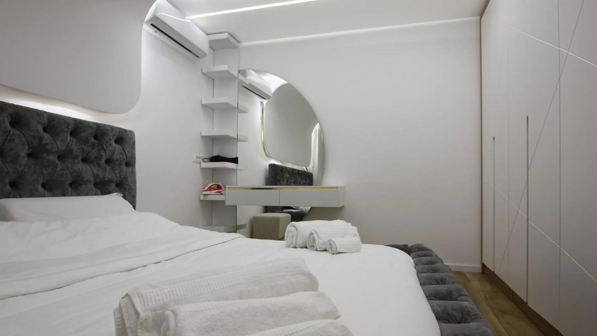 Apartment'S Cosy Tiran